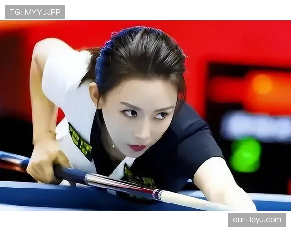 潘晓婷打完一场球，隔天网红咖啡厅被她承包了半张桌子你说这生活咋这么扎眼？